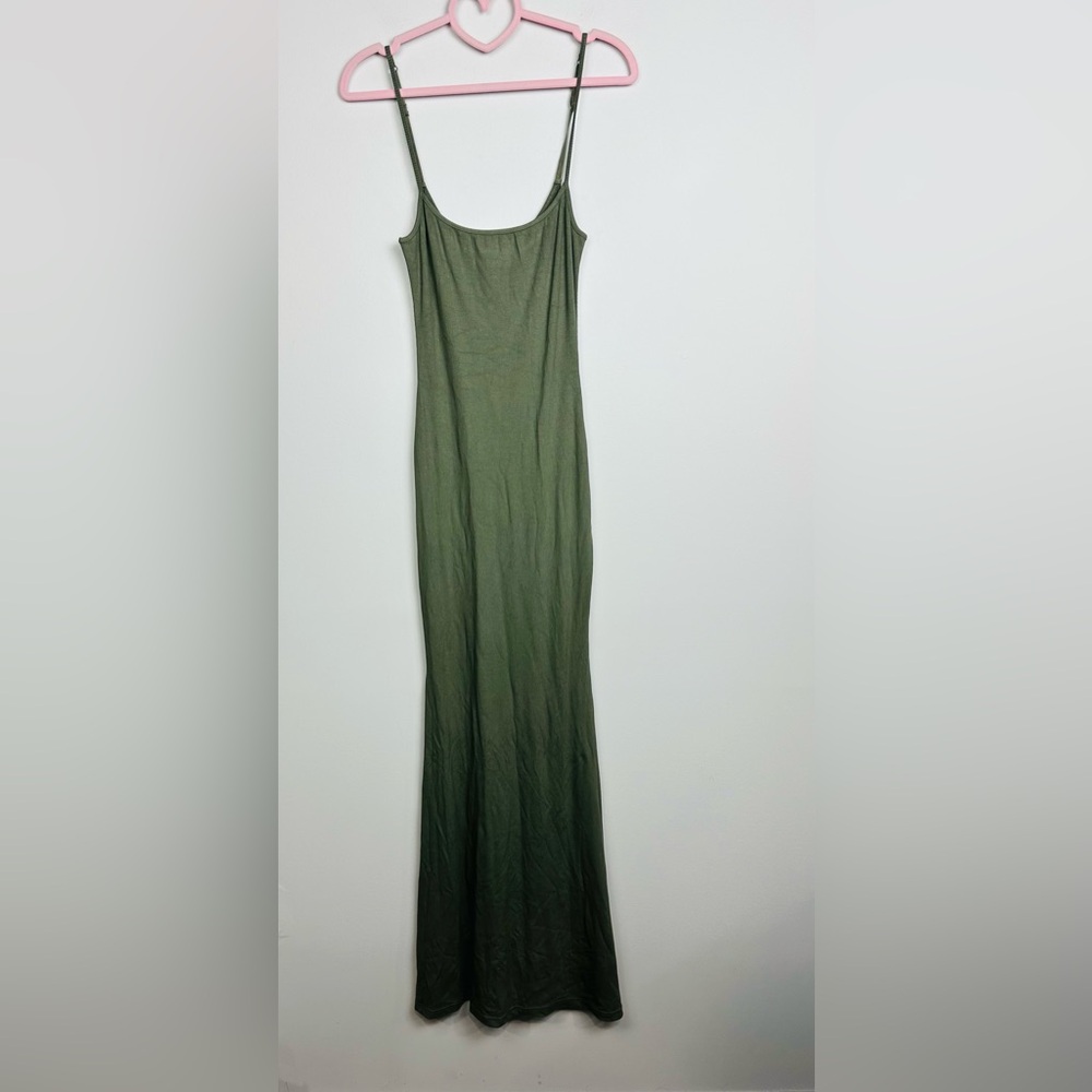 Few Moda NWT Olive Green Maxi Dress Size Large - Picture 2 of 9